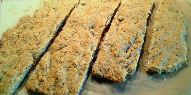 Nízkosacharidový plackový chléb s ovesnými vločkami a tvarohem