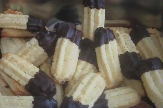 Recept na vaječný likér a křupavé cukroví, po kterém je moje rodina nadšená!