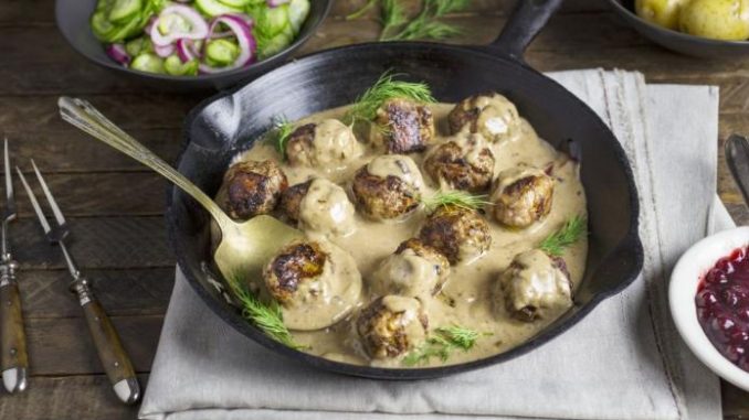 Masové kuličky v sýrovo-smetanové omáčce