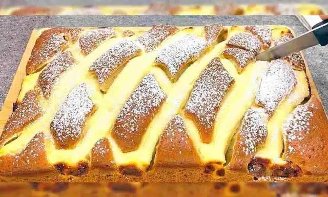 Recept na tvarohový koláč z plechu, který vás rozhodně dostane!