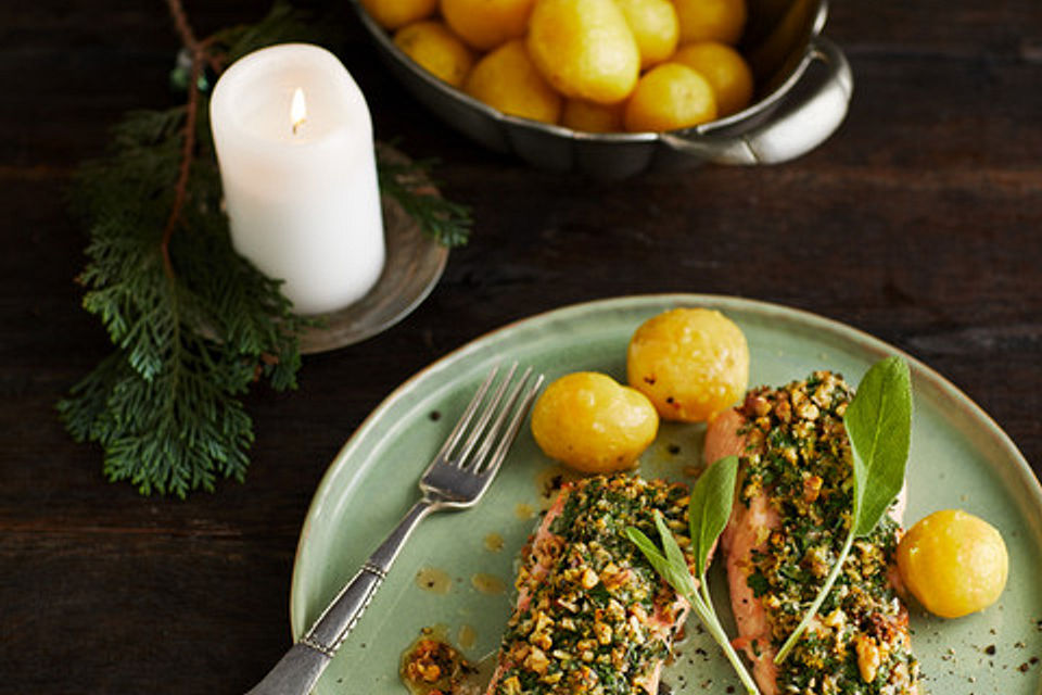 Losos s parmazánovo-bylinkovo-ořechovou kůrkou