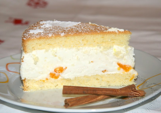 Vánoční sýrovo-šlehačkový dort