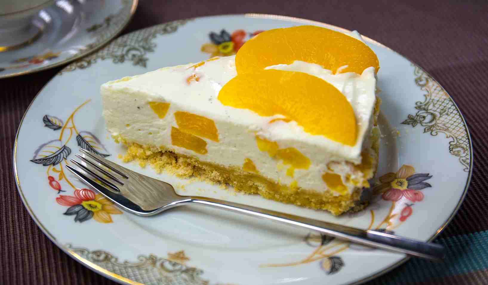 Tvarohový koláč s broskvemi