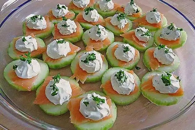 Recept na lososové jednohubky s okurkou