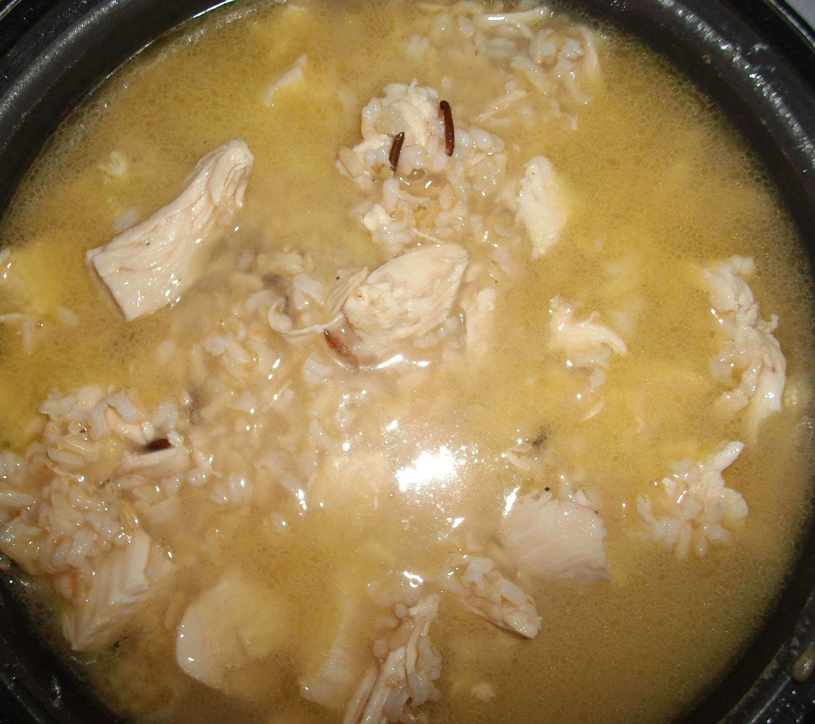 Kuřecí, houbová a divoká rýžová polévka