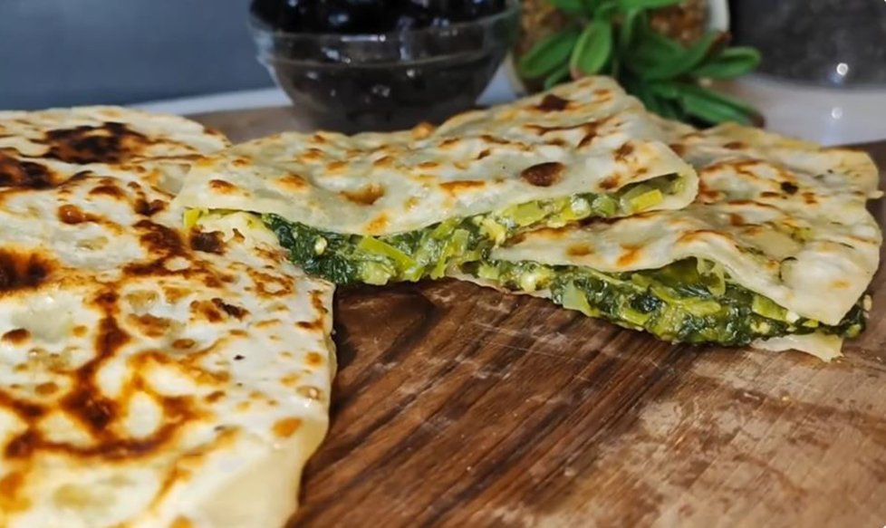 Turecký kuchař mi ukázal, jak udělat ten nejchutnější a nejlehčí špenátový chléb, jaký existuje | Pouze 360 kcal!