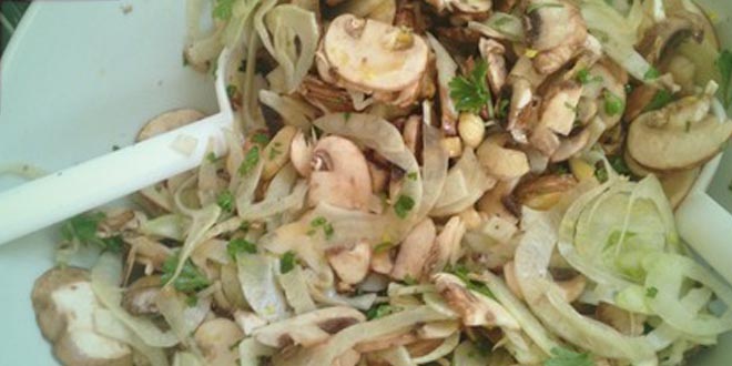 Nízkosacharidový salát z hub a fenyklu (vegetariánský, rychlý a jednoduchý)