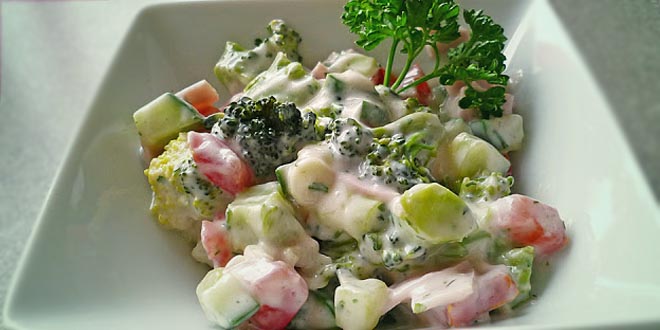 Brokolicový salát po florentsku (nízkotučný, nízkosacharidový, SiS)