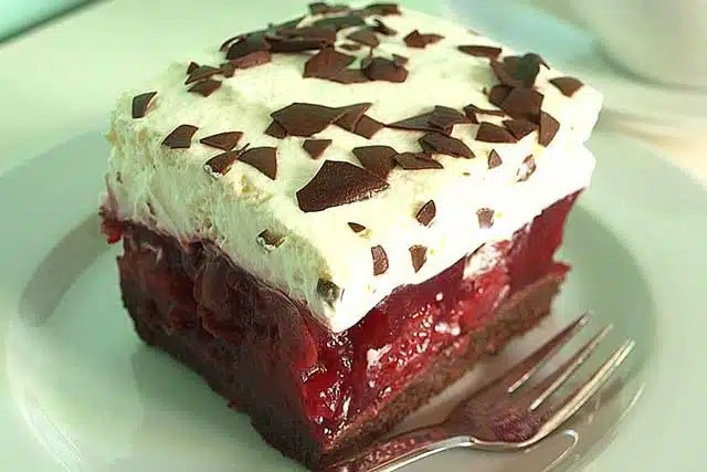 Bezlepkový černoleský koláč na plechu – recept