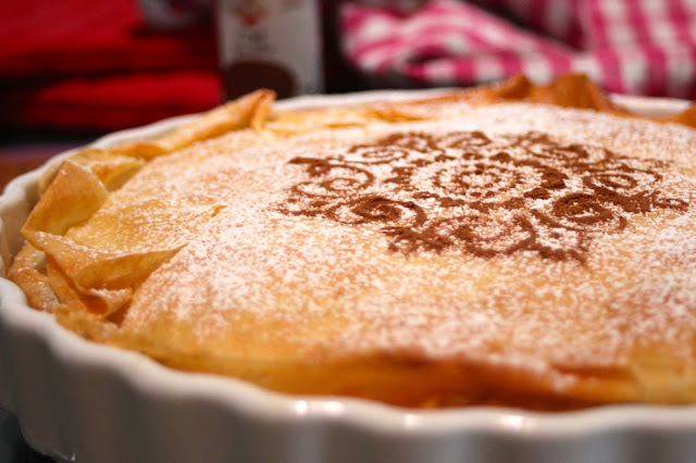 Drůbeží mandlový koláč & pistáciové růžové sušenky