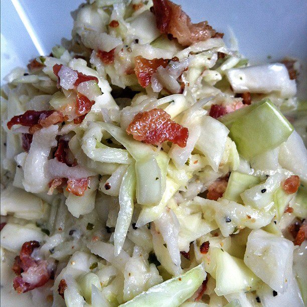 Jablečný slanina coleslaw