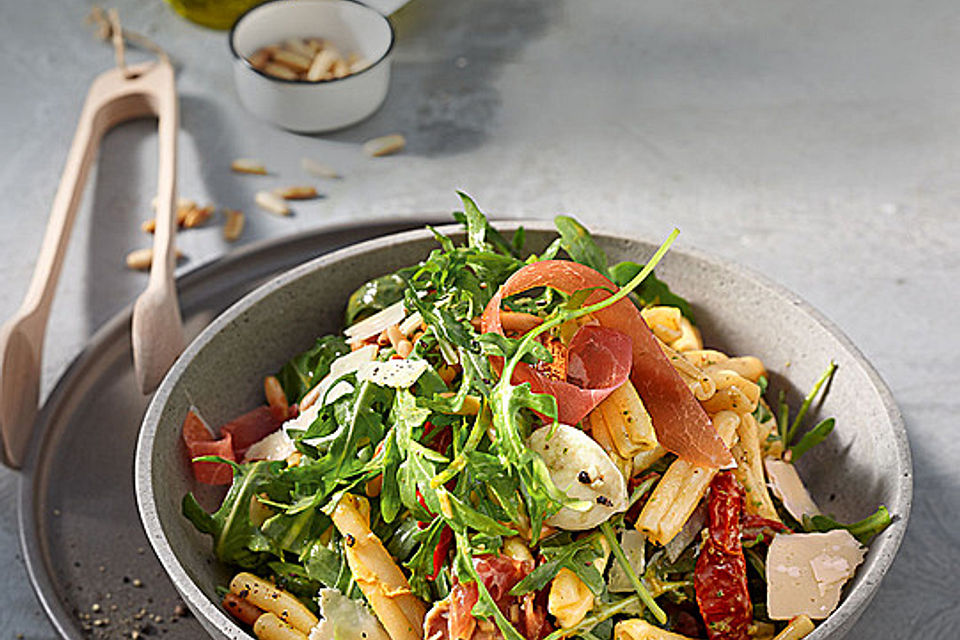 Těstovinový salát po italsku