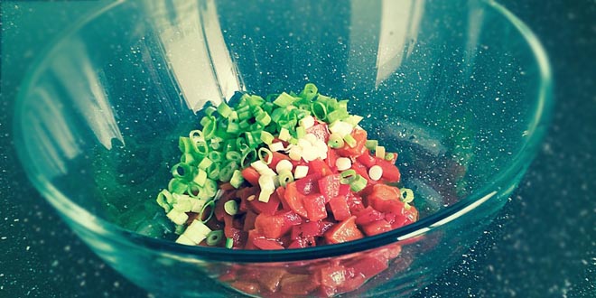 Letní quinoový salát (nízkosacharidový, vegetariánský)