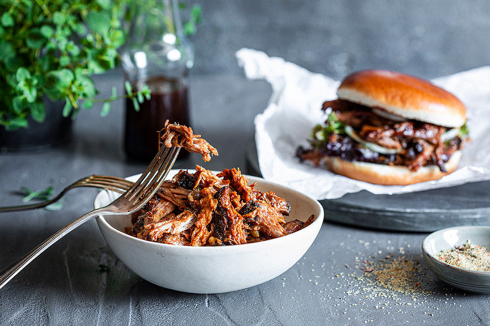 Trhané vepřové maso, šťavnatý vepřový pečeně z trouby – téměř originál, jen bez grilu