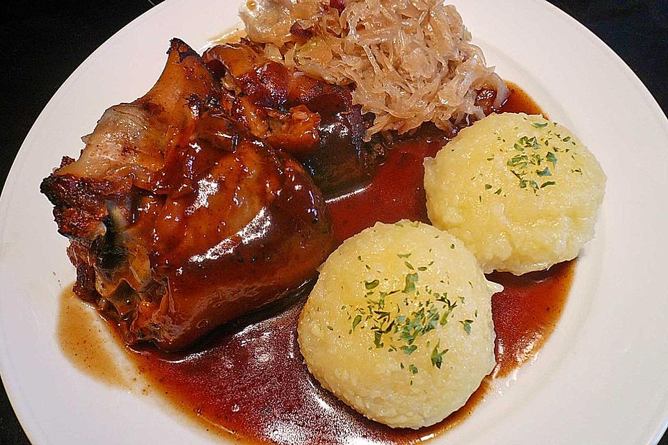 Křupavě pečené vepřové koleno