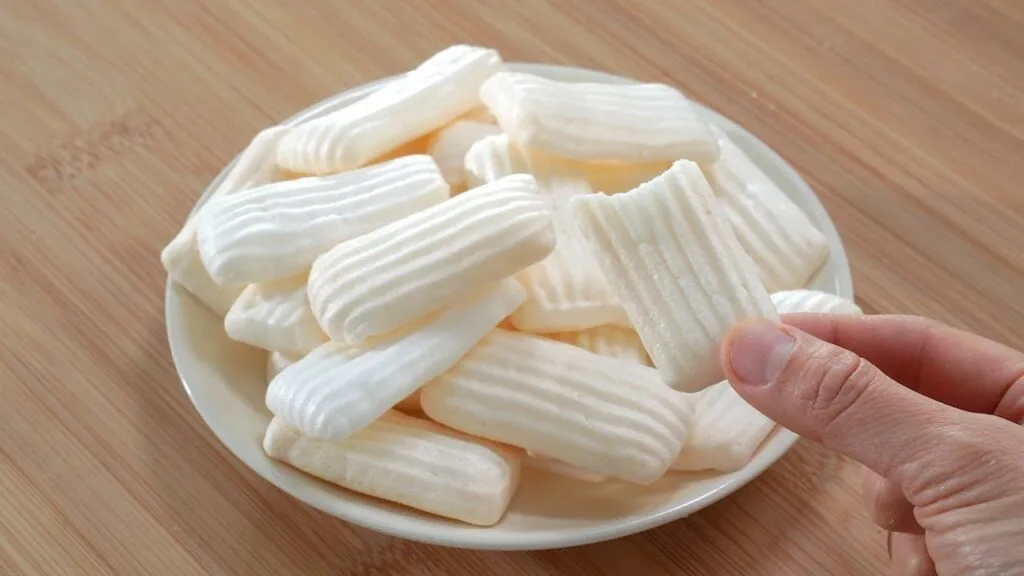 J’en mange quand je dois perdre du poids, léger et riche en protéines : je le prépare avec seulement 4 ingrédients !

en tchèque :  
Jím je, když potřebuji zhubnout, lehké a bohaté na bílkoviny: připravuji je jen ze 4 surovin!