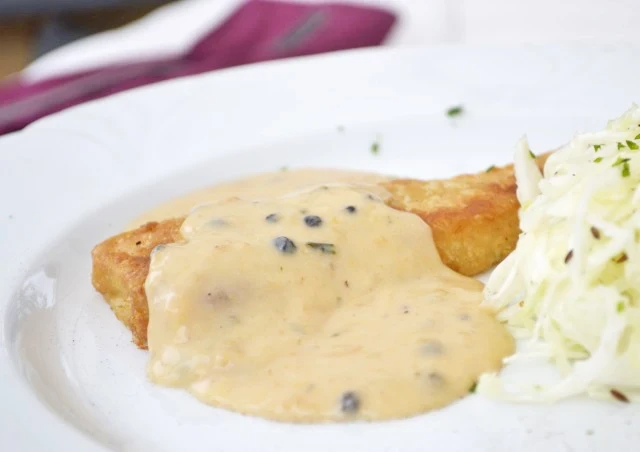 Pfefferrahmsoss en tchèque se traduit par Pfefferrahmsoss.