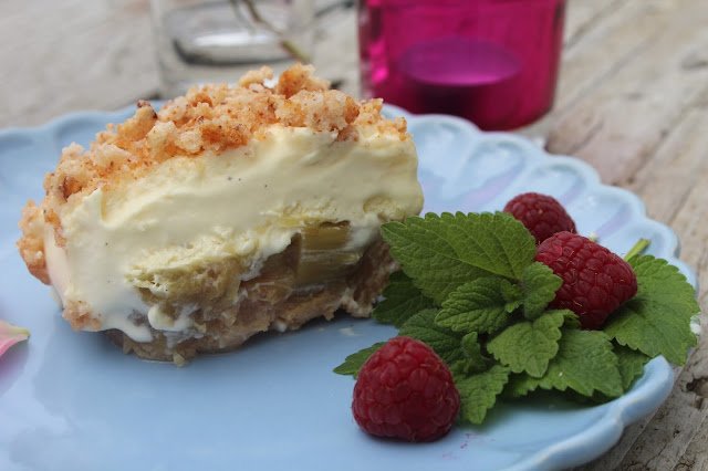 Rhabarber‑Tiramisu mit Eierlikör