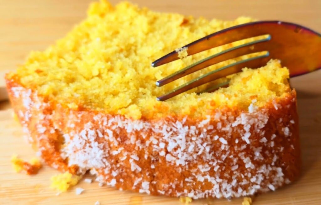 Tento pomerančový koláč je díky této jednoduché ingredienci velmi měkký a chutný. Kdo by čekal, že se ráno stane takovým hitem!