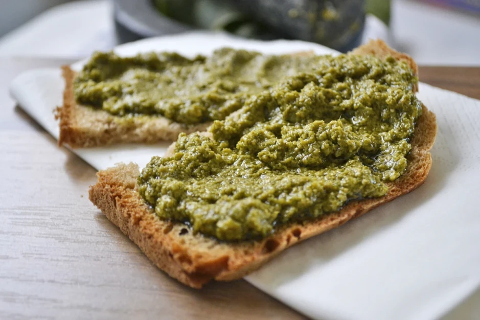 Pesto z medvědího česneku