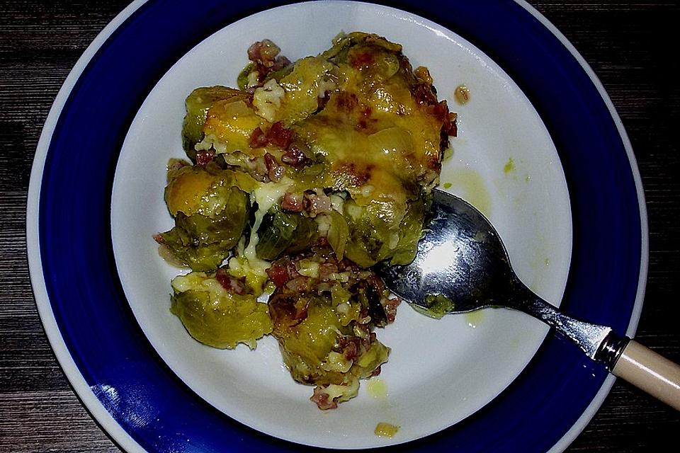 Zapečený růžičkový kapust se slaninou