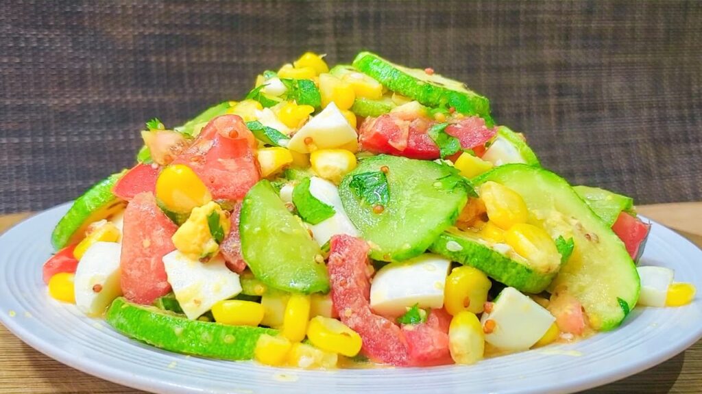 Tento salát jsem jedl tři večery po sobě a už se cítím méně nafouknutý a lehčí!