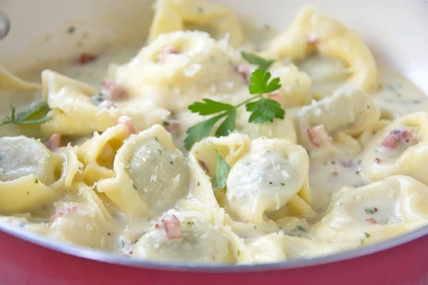 Tortellini se smetanou