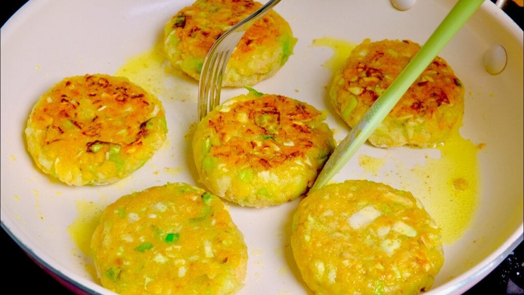 Auf Anweisung meiner Ernährungsberaterin habe ich das Fleisch in meinen Pfannkuchen auf diese Weise ersetzt und ich muss zugeben, dass sie dadurch noch leckerer sind!