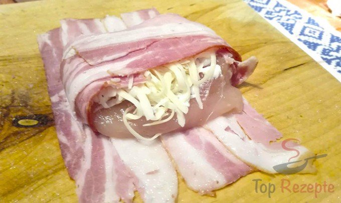 Taštičky plněné kuřecí prsíčkem a sýrem