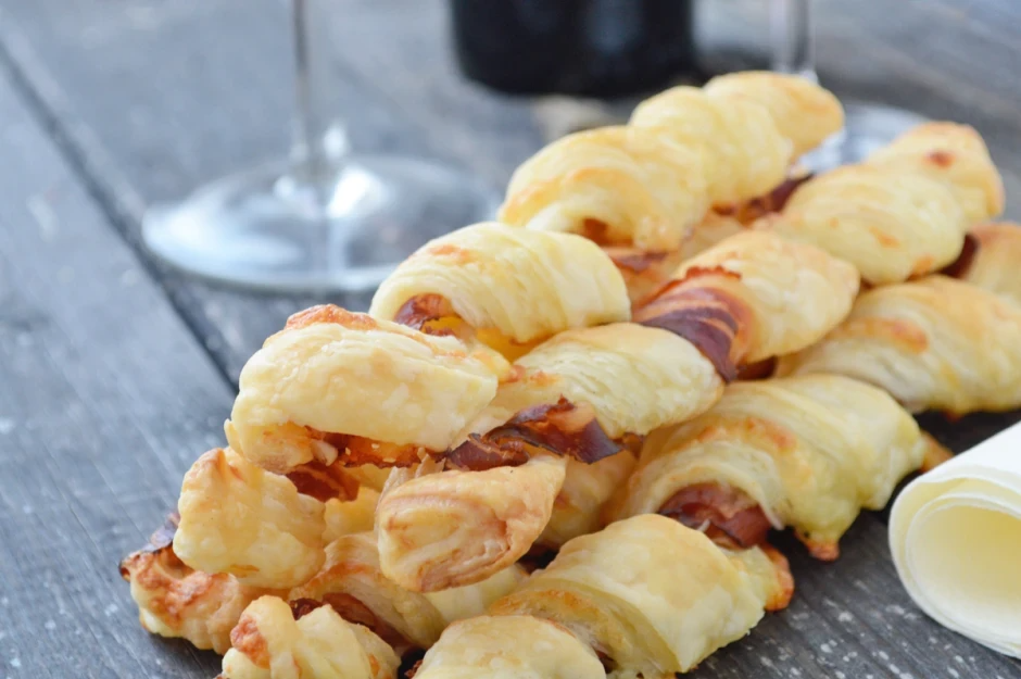 Speck-sýrové tyčinky