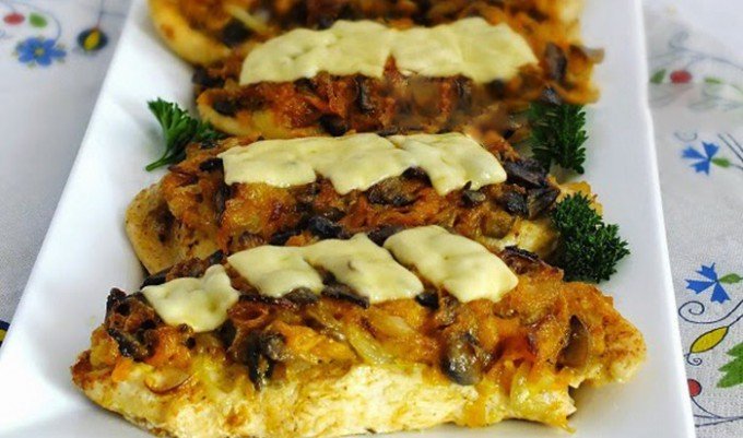 Zapečená kuřecí prsa se zeleninovou pokrývkou