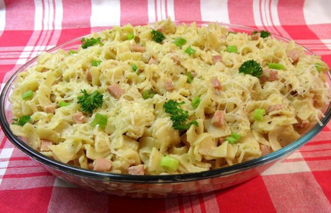 Šunkovo-smetanová těstovinová pánev