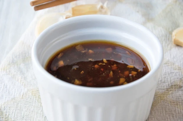 Česneková omáčka s chilli