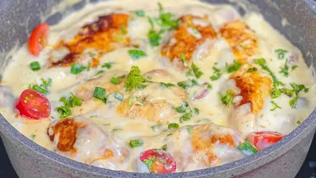 Hähnchenbrust in Cremiger Knoblauch Parmesansoße Rezept