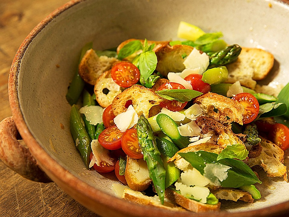 Spargel-Brotsalat