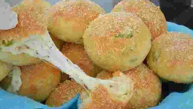 Česnekové bulky plněné mozzarellou – recept