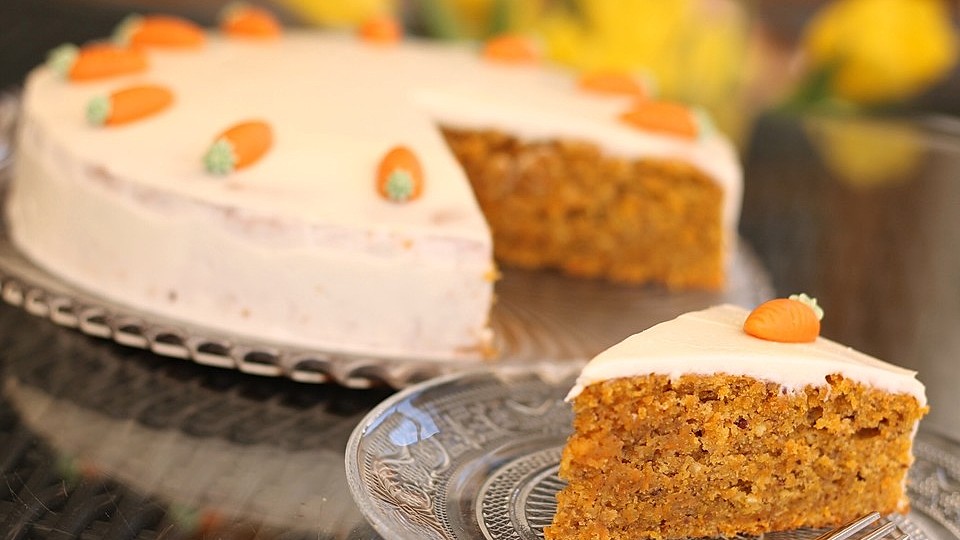 Karottenkuchen, Rüblikuchen oder Möhrenkuchen