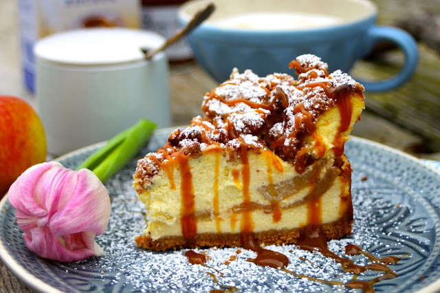 Dutch Apple Caramel Streusel Cheesecake