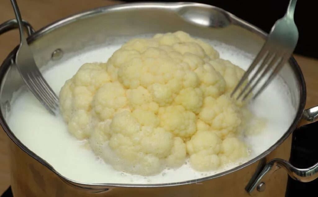 Vsadím se, že jste nikdy nevařili květák v mléce, podívejte se, co vám připravím k večeři | Jen 370 kalorií!