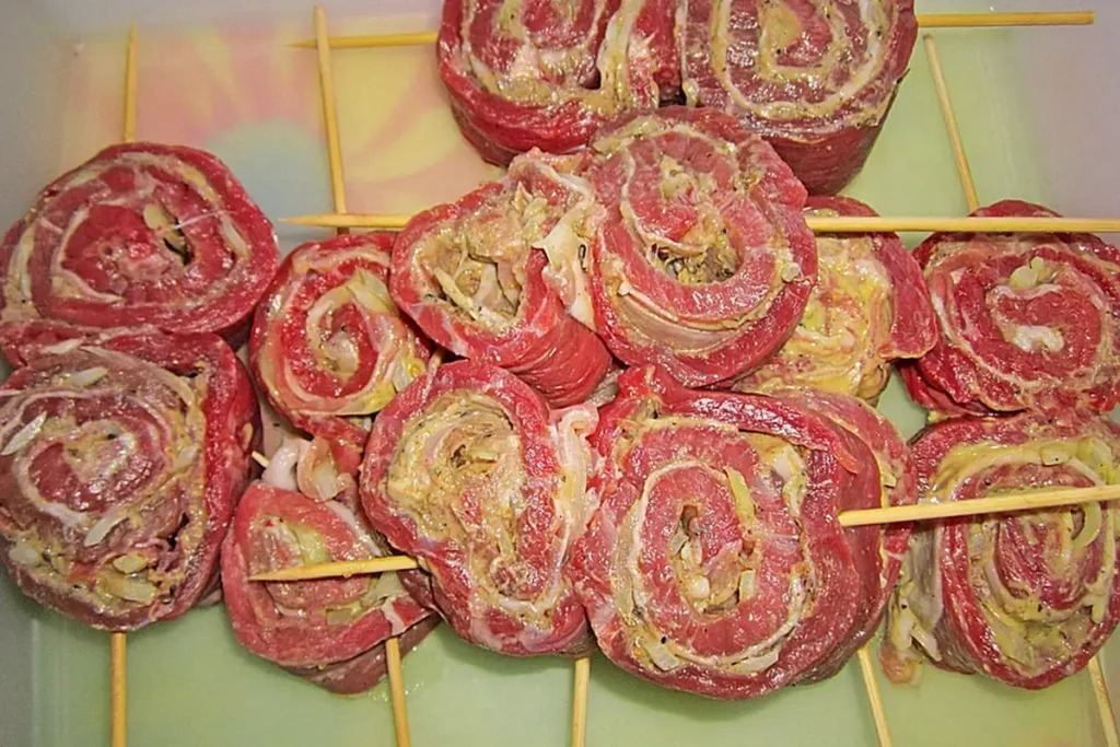 Grilované špízy z rolád