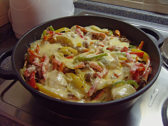 Bramborová paprika pánev s mletým masem