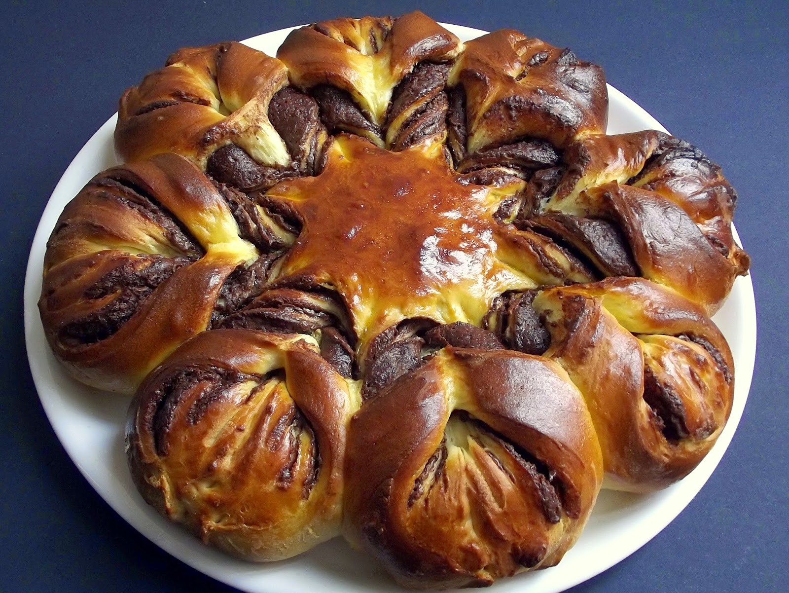 Nutella květ – Recept na kynutou bábovku s příchutí Nutelly