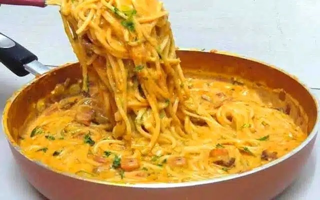 Houbové špagety z pánve