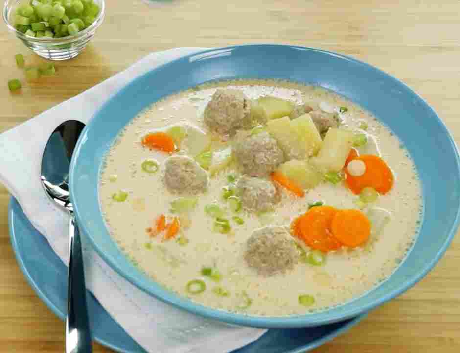 Babiččina polévka z kedlubu