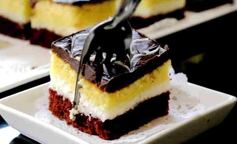 Čokoládový dort s krémem z vaječného likéru