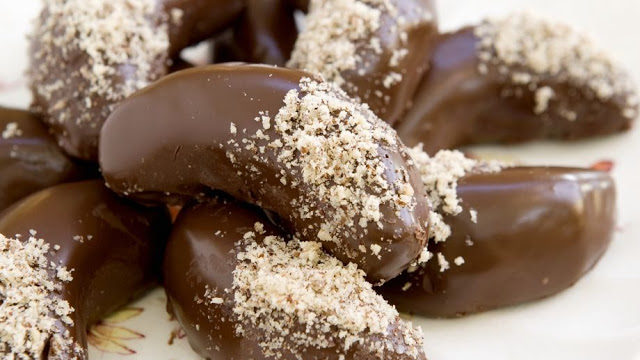 Čokoládové lískové rohlíčky