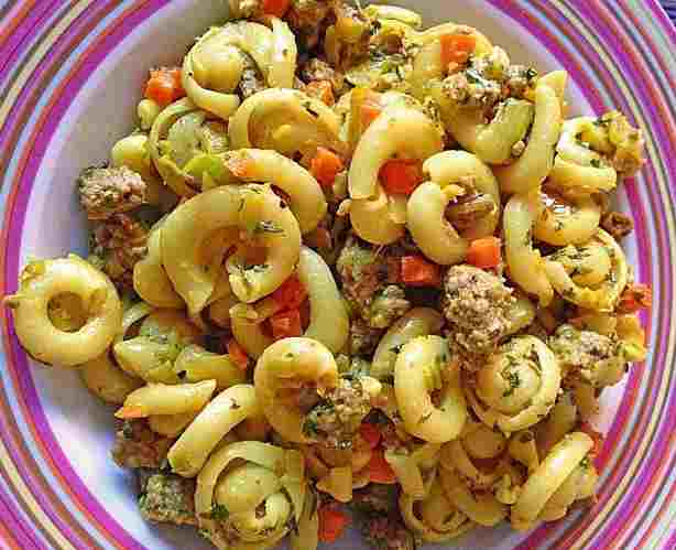 Curryšpagety s mletým masem