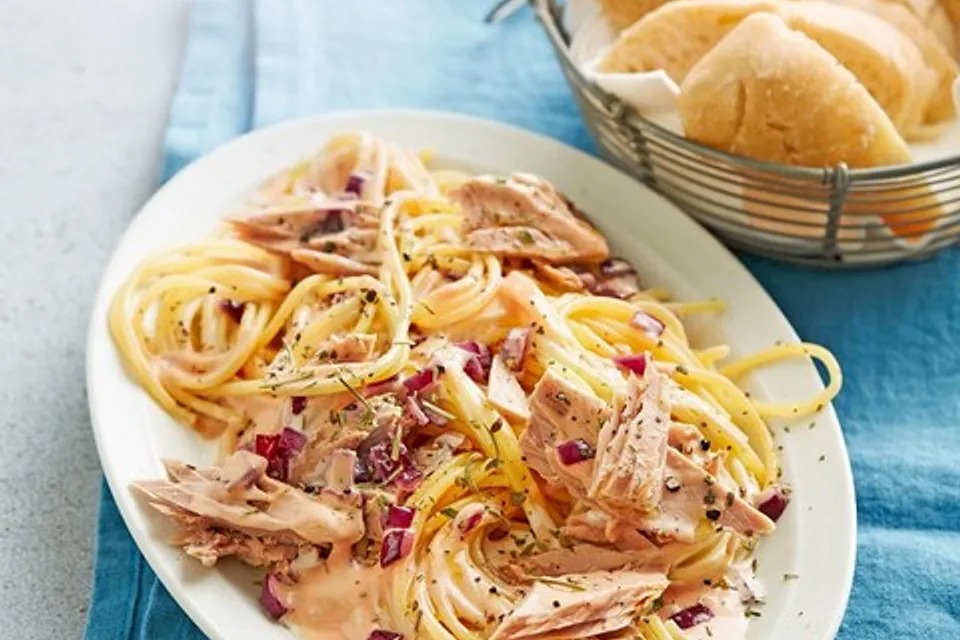 Špagety s tuňákovou smetanovou omáčkou