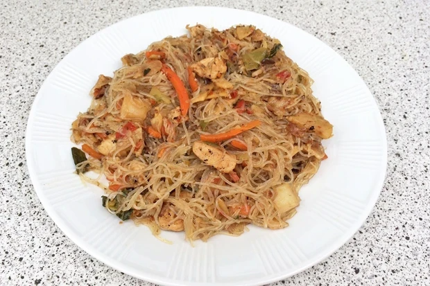 Wok-zelenina s rýžovými nudlemi