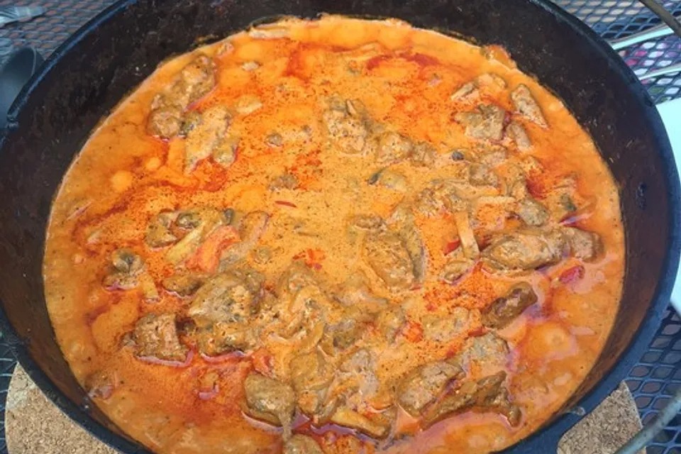 Gyros v Metaxe z dutch ovenu